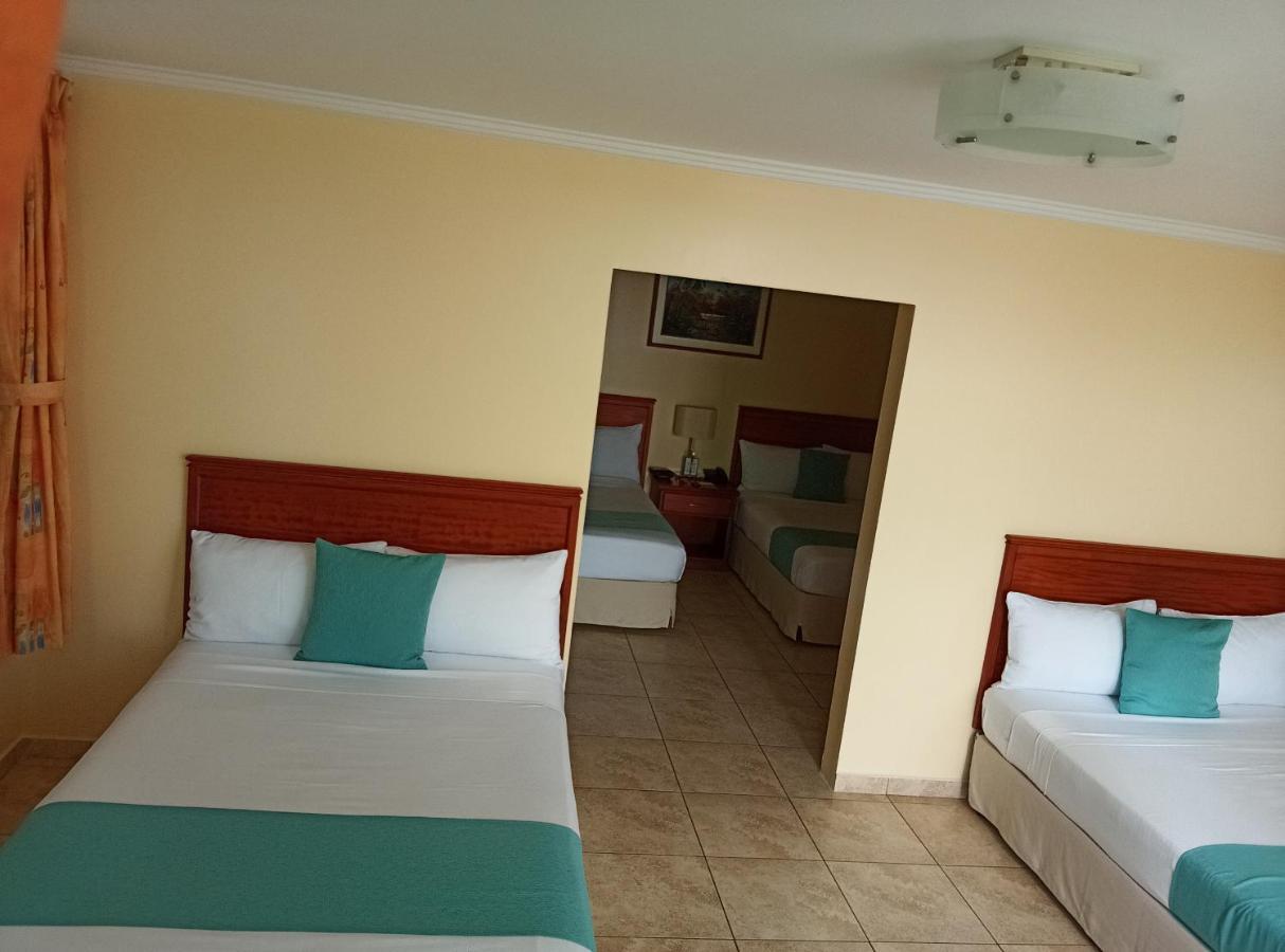 Hotel El Marqués Atacames Esterno foto